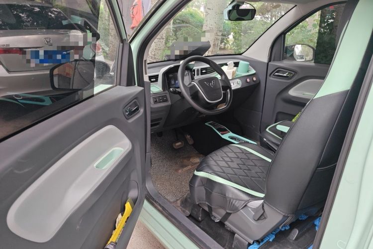 Used Wuling Hongguang MINIEV 2022 Macaron Fashion Model Lithium Iron Phosphate Driver Seat