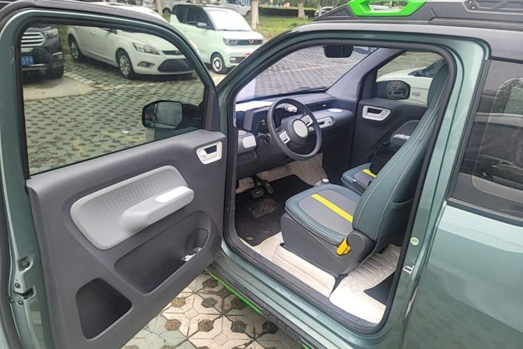 Used Wuling Hongguang MINIEV 2022 GAMEBOY 200km Gaming Edition with Lithium Iron Phosphate Driver Seat