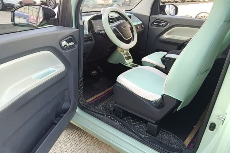 Used Wuling Hongguang MINIEV 2022 Macaron Premium Model – Lithium Iron Phosphate Driver Seat