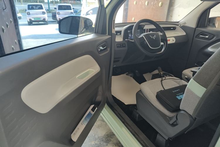 Used Wuling Hongguang MINIEV 2022 Macaron Premium Model – Lithium Iron Phosphate Driver Seat