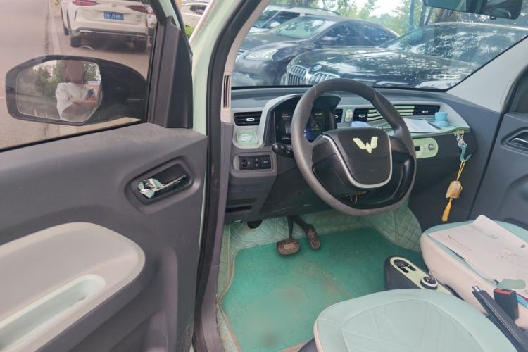 Used Wuling Hongguang MINIEV 2022 Macaron Premium Model – Lithium Iron Phosphate Driver Seat