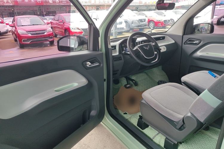Used Wuling Hongguang MINIEV 2022 Macaron Premium Model – Lithium Iron Phosphate Driver Seat