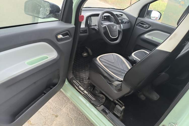 Used Wuling Hongguang MINIEV 2022 Macaron Premium Model – Lithium Iron Phosphate Driver Seat
