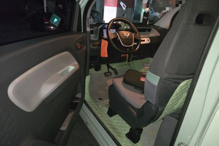 Used Wuling Hongguang MINIEV 2022 Macaron Fashion Edition Lithium-Nickel-Cobalt-Alpha-oxide Driver Seat