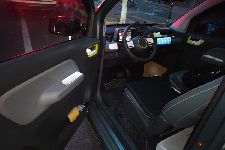 Used Wuling Hongguang MINIEV 2022 GAMEBOY 300km Enthusiast Model with Lithium Iron Phosphate Driver Seat