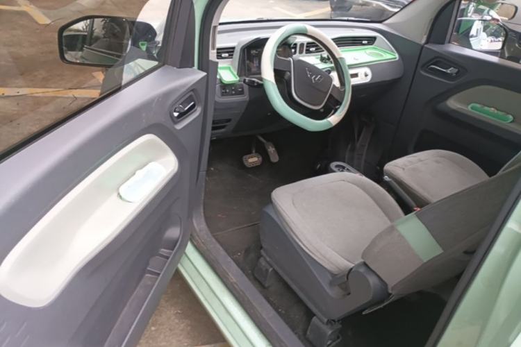 Used Wuling Hongguang MINIEV 2022 Macaron Premium Model – Lithium Iron Phosphate Driver Seat