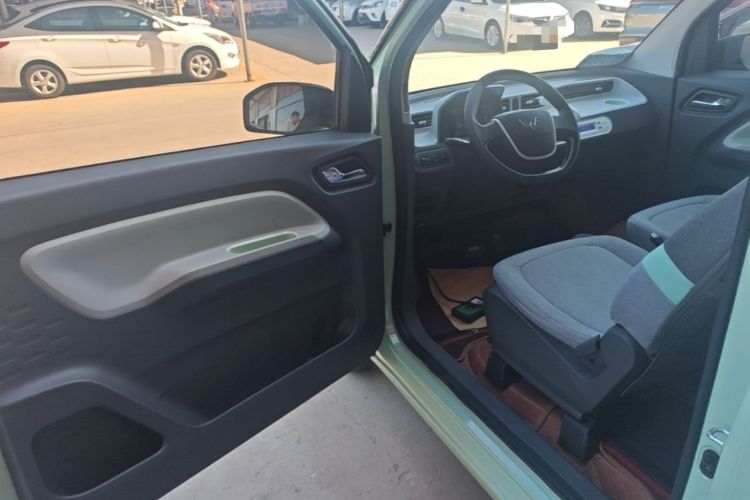 Used Wuling Hongguang MINIEV 2022 Macaron Premium Model – Lithium Iron Phosphate Driver Seat