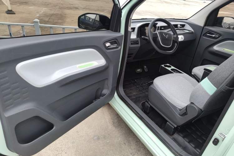 Used Wuling Hongguang MINIEV 2022 Macaron Premium Model – Lithium Ternary Battery Driver Seat