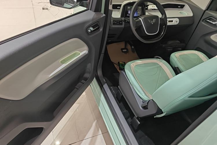 Used Wuling Hongguang MINIEV 2022 Macaron Premium Model – Lithium Iron Phosphate Driver Seat