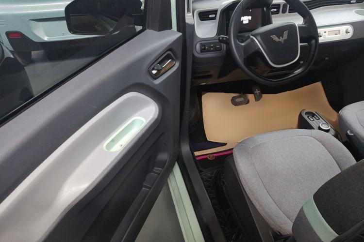 Used Wuling Hongguang MINIEV 2022 Macaron Premium Model – Lithium Iron Phosphate Driver Seat