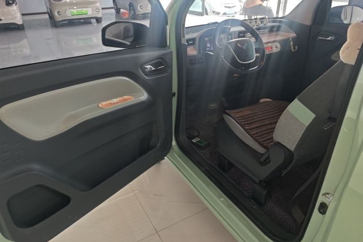 Used Wuling Hongguang MINIEV 2022 Macaron Premium Model – Lithium Iron Phosphate Driver Seat