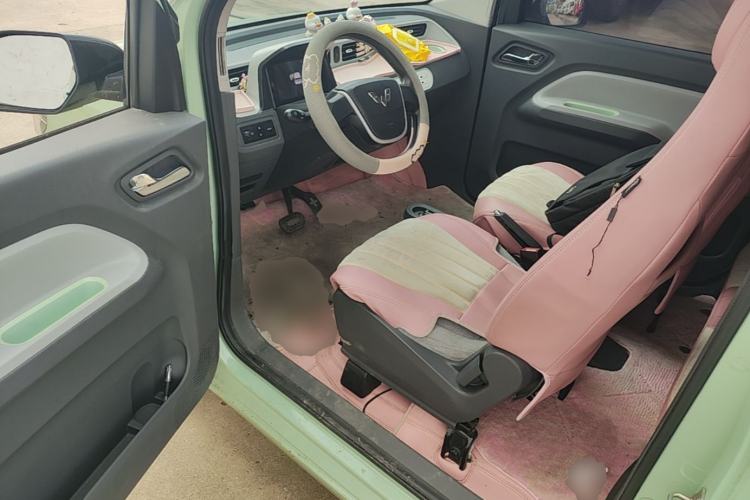 Used Wuling Hongguang MINIEV 2022 Macaron Fashion Edition Lithium-Nickel-Cobalt-Alpha-oxide Driver Seat