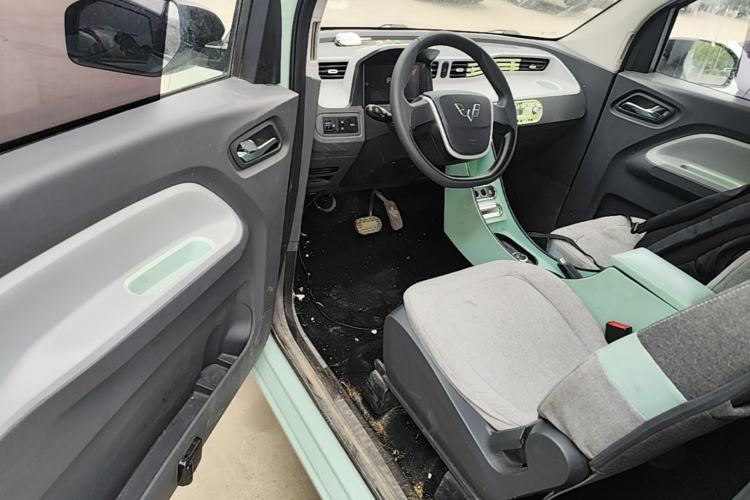 Used Wuling Hongguang MINIEV 2022 Macaron Premium Model – Lithium Iron Phosphate Driver Seat