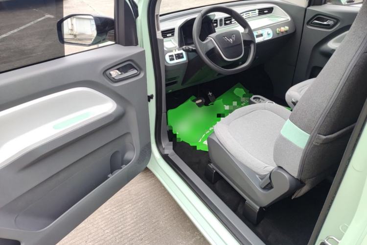 Used Wuling Hongguang MINIEV 2022 Macaron Premium Model – Lithium Iron Phosphate Driver Seat