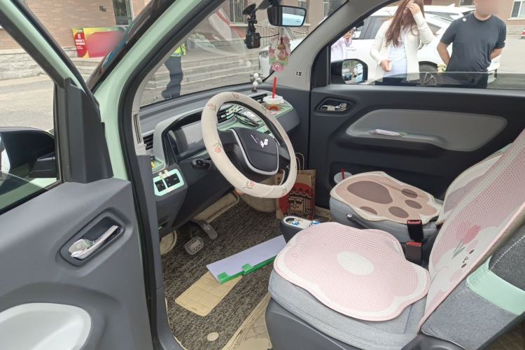 Used Wuling Hongguang MINIEV 2022 Macaron Fashion Model Lithium Iron Phosphate Driver Seat