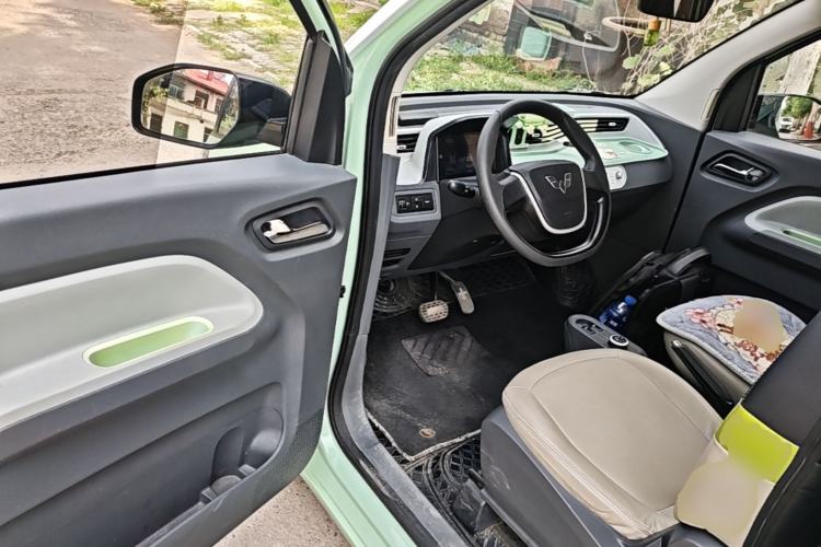Used Wuling Hongguang MINIEV 2022 Macaron Premium Model – Lithium Iron Phosphate Driver Seat