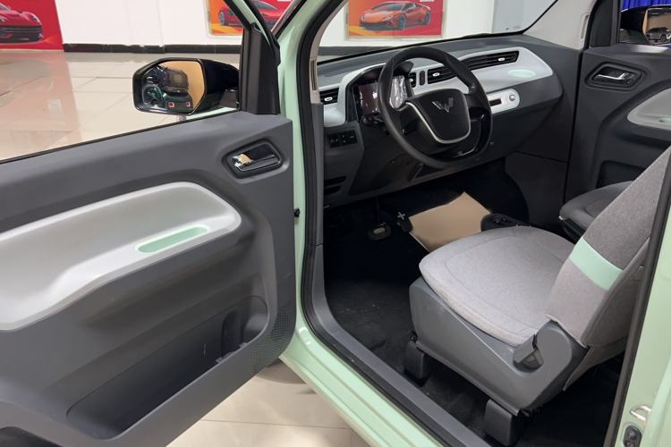 Used Wuling Hongguang MINIEV 2022 Macaron Premium Model – Lithium Iron Phosphate Driver Seat