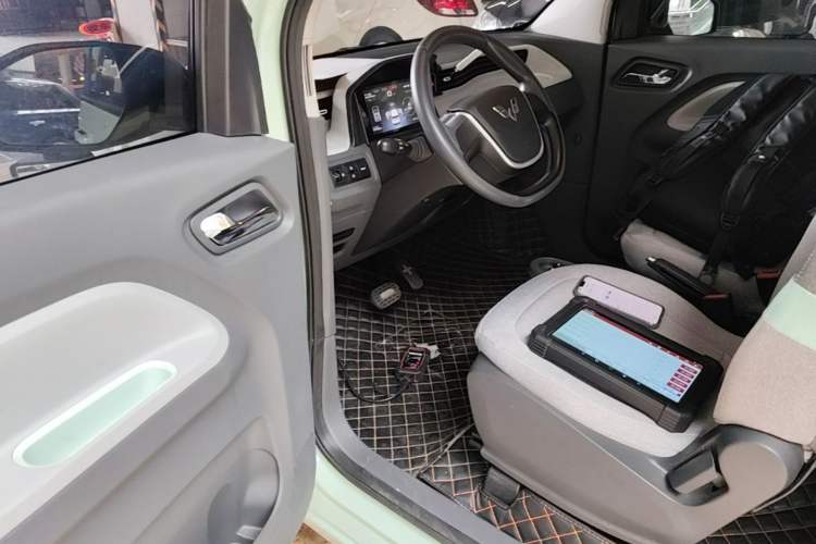 Used Wuling Hongguang MINIEV 2022 Macaron Premium Model – Lithium Iron Phosphate Driver Seat