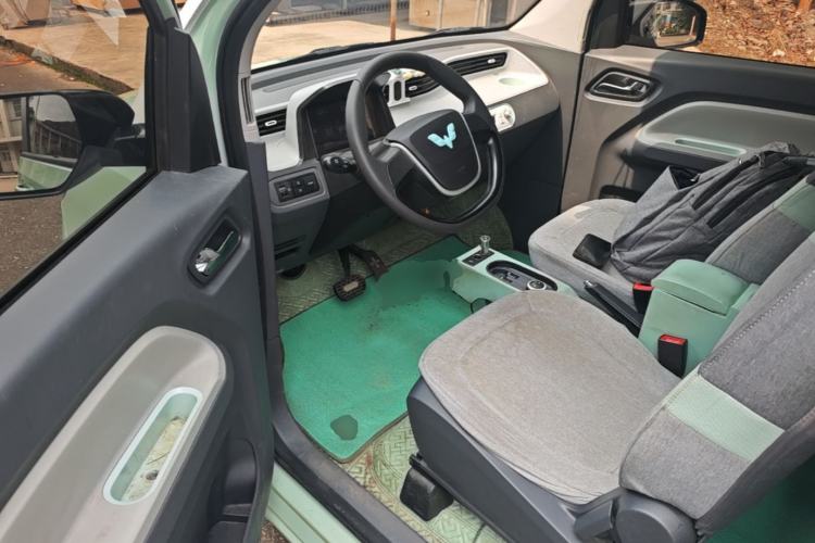 Used Wuling Hongguang MINIEV 2022 Macaron Premium Model – Lithium Iron Phosphate Driver Seat