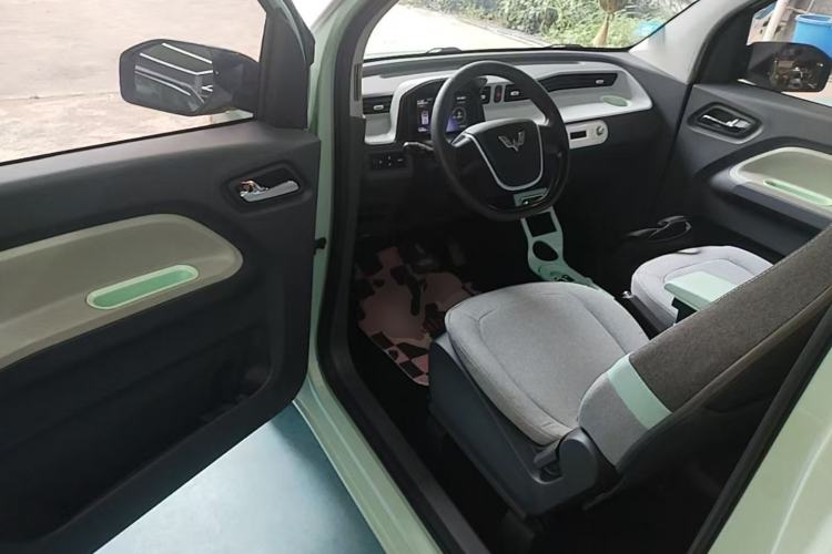 Used Wuling Hongguang MINIEV 2022 Macaron Premium Model – Lithium Iron Phosphate Driver Seat
