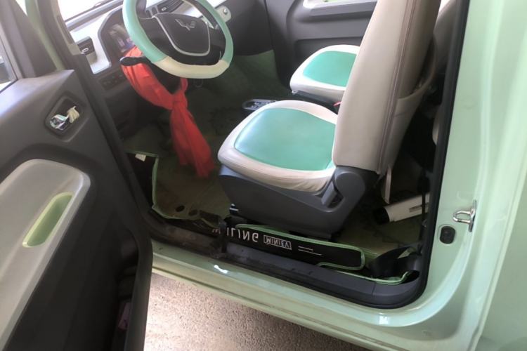 Used Wuling Hongguang MINIEV 2022 Macaron Fashion Edition Lithium-Nickel-Cobalt-Alpha-oxide Driver Seat