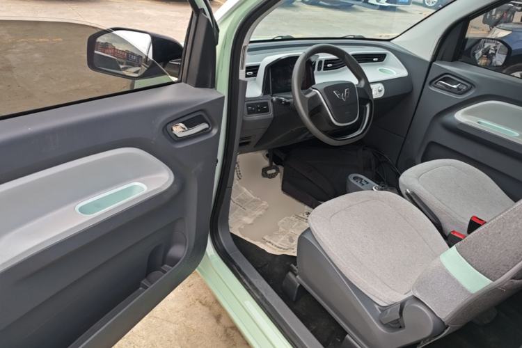 Used Wuling Hongguang MINIEV 2022 Macaron Fashion Model Lithium Iron Phosphate Driver Seat