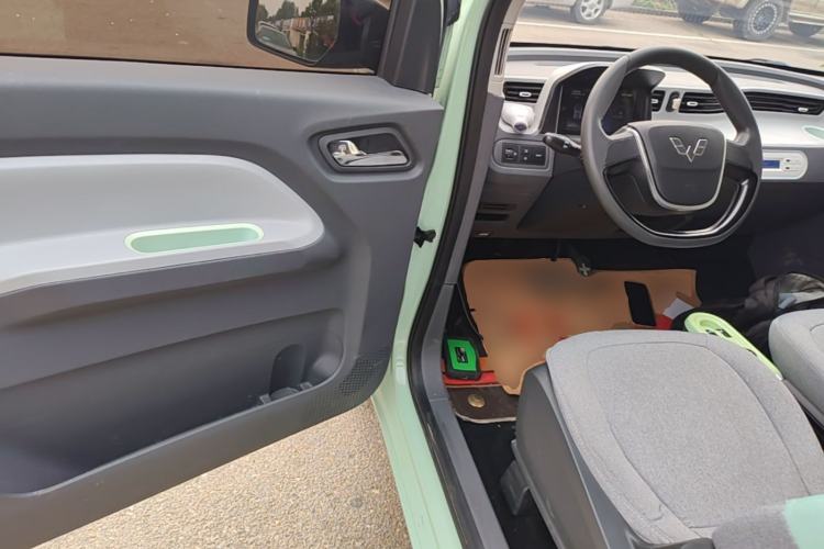 Used Wuling Hongguang MINIEV 2022 Macaron Premium Model – Lithium Iron Phosphate Driver Seat