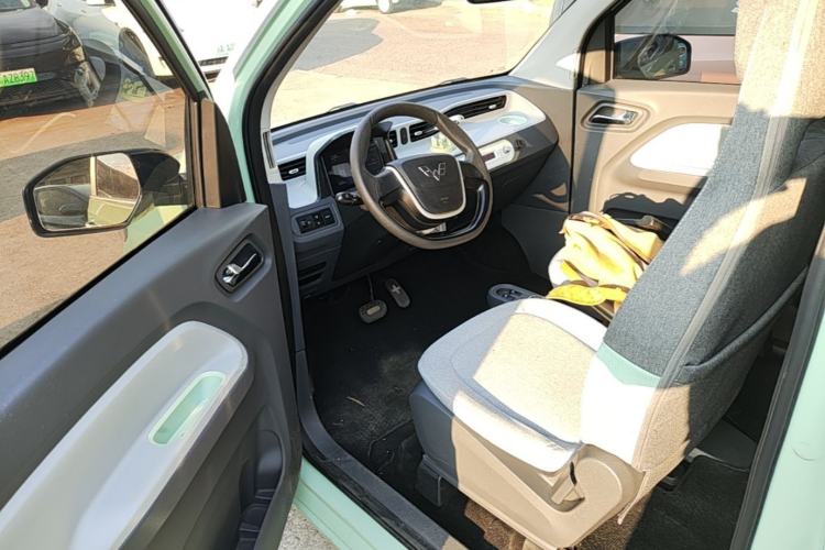 Used Wuling Hongguang MINIEV 2022 Macaron Premium Model – Lithium Iron Phosphate Driver Seat
