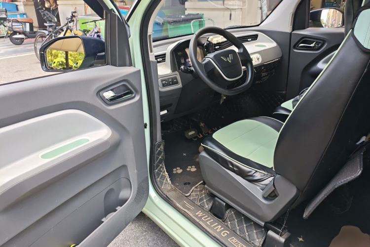 Used Wuling Hongguang MINIEV 2022 Macaron Premium Model – Lithium Iron Phosphate Driver Seat