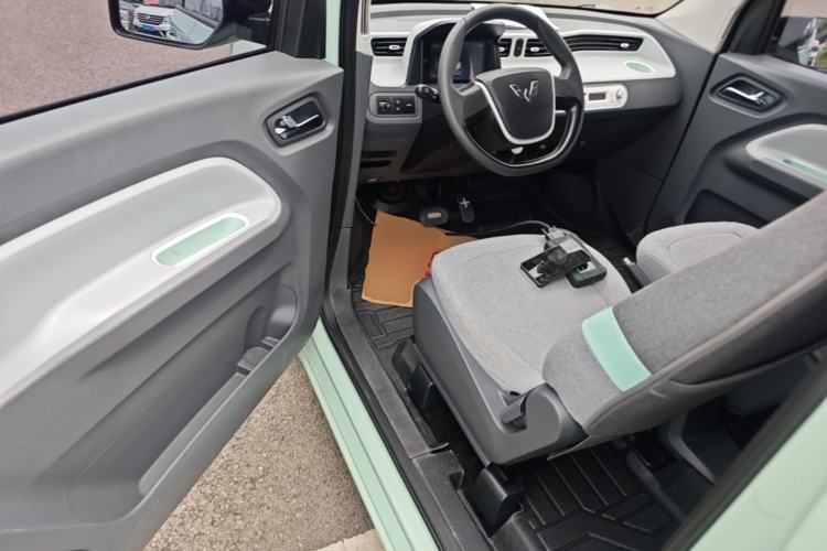 Used Wuling Hongguang MINIEV 2022 Macaron Premium Model – Lithium Iron Phosphate Driver Seat