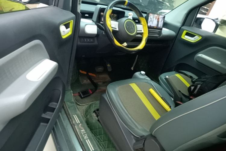 Used Wuling Hongguang MINIEV 2022 GAMEBOY 300km Enthusiast Model with Lithium Iron Phosphate Driver Seat