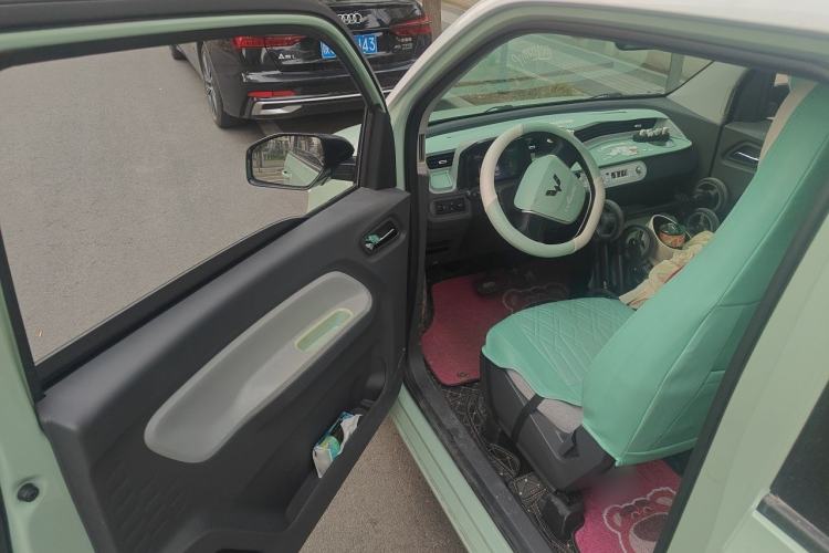 Used Wuling Hongguang MINIEV 2022 Macaron Premium Model – Lithium Iron Phosphate Driver Seat