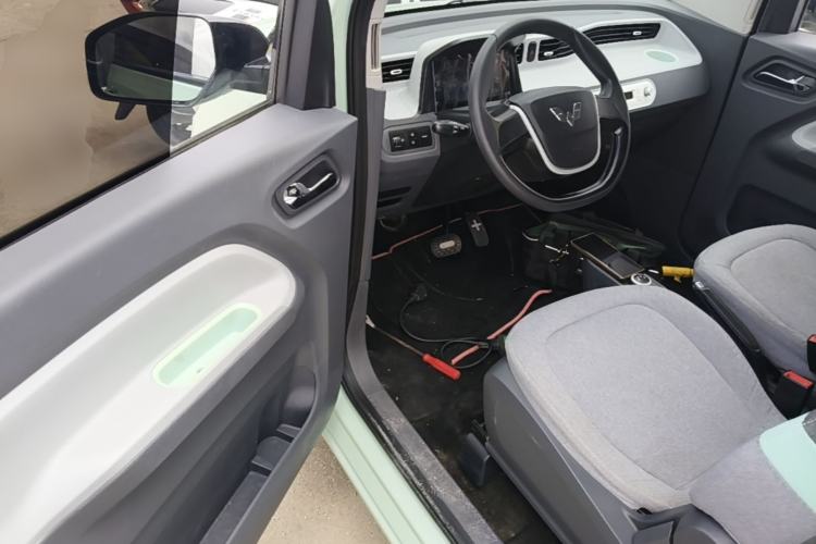 Used Wuling Hongguang MINIEV 2022 Macaron Premium Model – Lithium Iron Phosphate Driver Seat