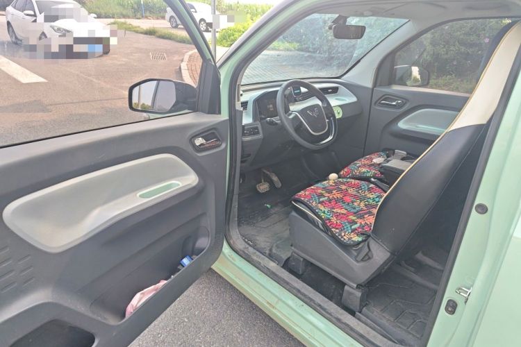 Used Wuling Hongguang MINIEV 2022 Macaron Premium Model – Lithium Iron Phosphate Driver Seat