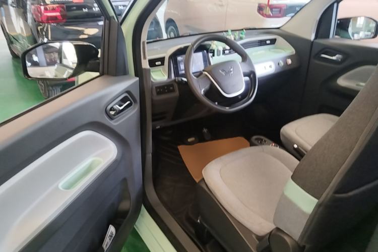 Used Wuling Hongguang MINIEV 2022 Macaron Premium Model – Lithium Iron Phosphate Driver Seat