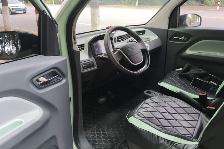 Used Wuling Hongguang MINIEV 2022 Macaron Premium Model – Lithium Iron Phosphate Driver Seat