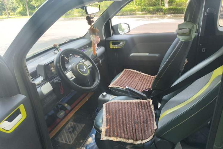 Used Wuling Hongguang MINIEV 2022 GAMEBOY 300km Enthusiast Model with Lithium Iron Phosphate Driver Seat