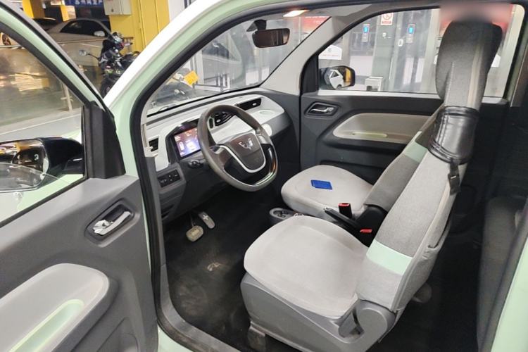 Used Wuling Hongguang MINIEV 2022 Macaron Premium Model – Lithium Iron Phosphate Driver Seat