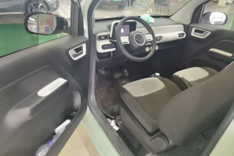 Used Wuling Hongguang MINIEV 2022 Macaron Fashion Model Lithium Iron Phosphate Driver Seat