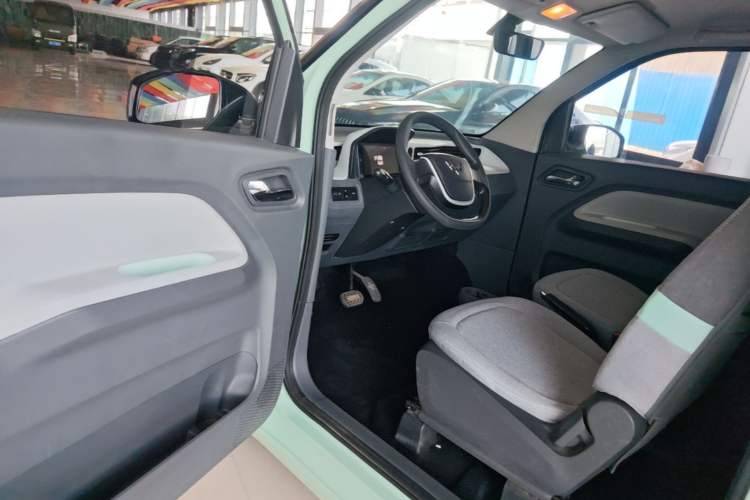 Used Wuling Hongguang MINIEV 2022 Macaron Premium Model – Lithium Iron Phosphate Driver Seat