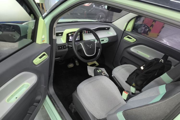 Used Wuling Hongguang MINIEV 2022 Macaron Premium Model – Lithium Iron Phosphate Driver Seat