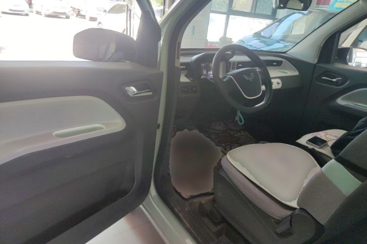 Used Wuling Hongguang MINIEV 2022 Macaron Premium Model – Lithium Iron Phosphate Driver Seat