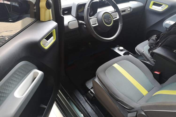 Used Wuling Hongguang MINIEV 2022 GAMEBOY 200km Play Edition with Lithium Iron Phosphate Driver Seat