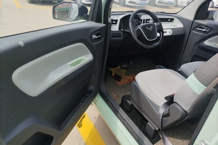 Used Wuling Hongguang MINIEV 2022 Macaron Fashion Edition Lithium-Nickel-Cobalt-Alpha-oxide Driver Seat
