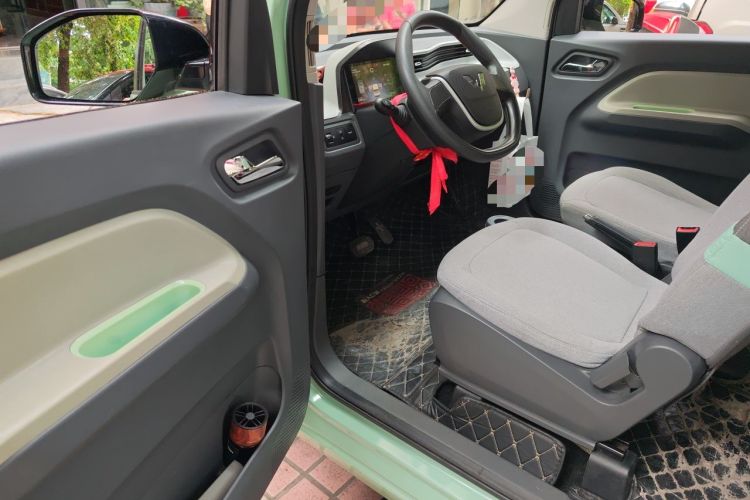 Used Wuling Hongguang MINIEV 2022 Macaron Premium Model – Lithium Iron Phosphate Driver Seat