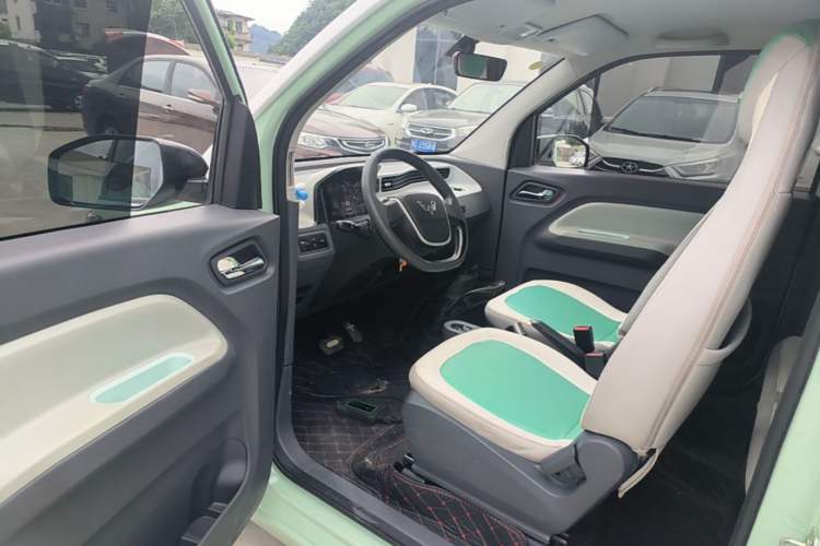 Used Wuling Hongguang MINIEV 2022 Macaron Premium Model – Lithium Iron Phosphate Driver Seat
