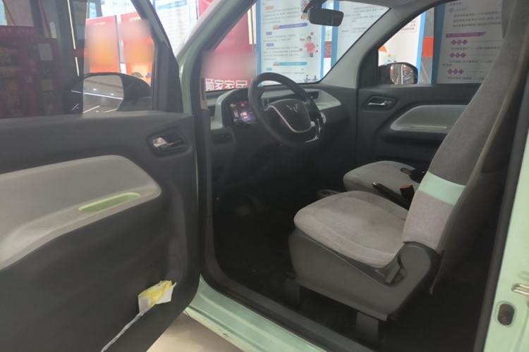 Used Wuling Hongguang MINIEV 2022 Macaron Premium Model – Lithium Iron Phosphate Driver Seat