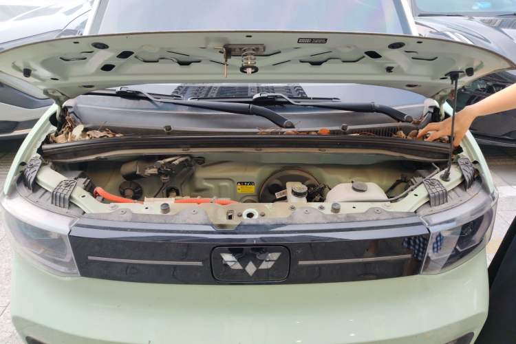 Used Wuling Hongguang MINIEV 2022 Macaron Premium Model – Lithium Iron Phosphate Engine Bay