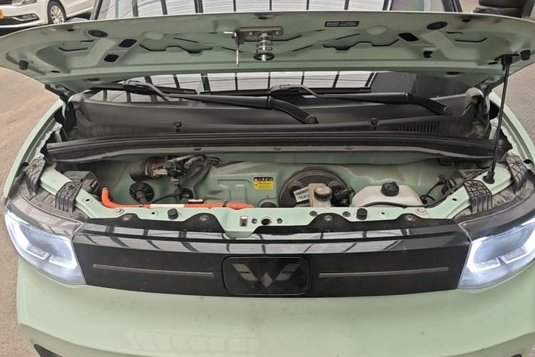 Used Wuling Hongguang MINIEV 2022 Macaron Premium Model – Lithium Ternary Battery Engine Bay
