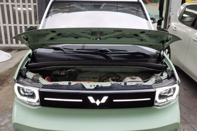 Used Wuling Hongguang MINIEV 2022 Macaron Fashion Model Lithium Iron Phosphate Engine Bay